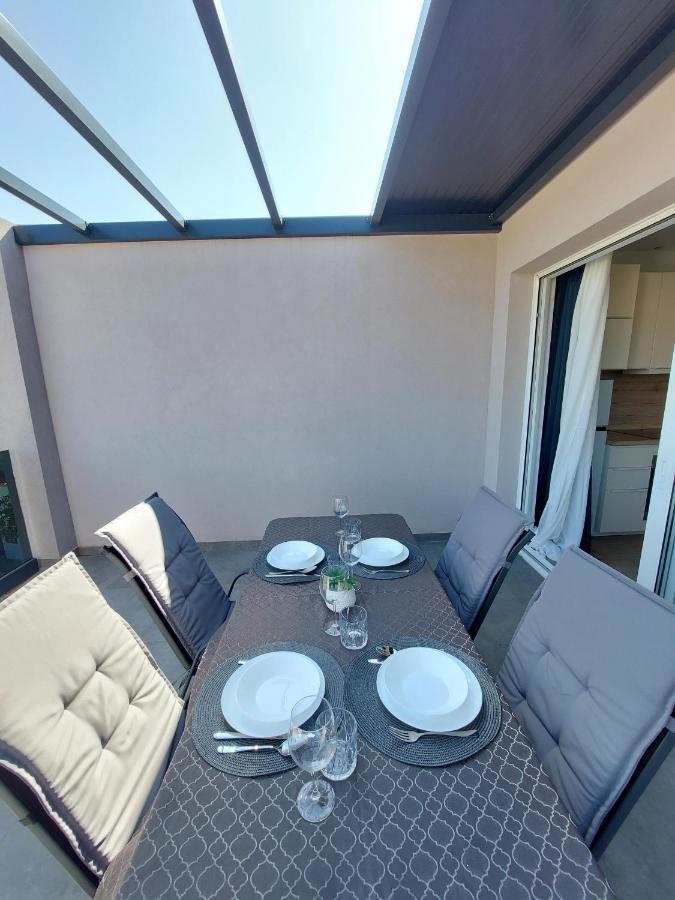 Amare Apartment *