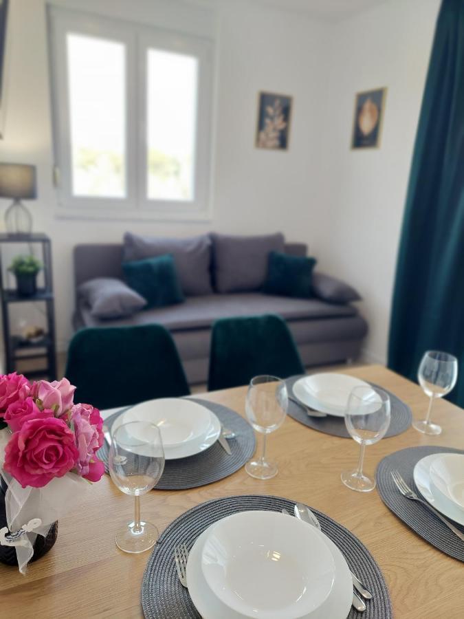 Amare Apartment *