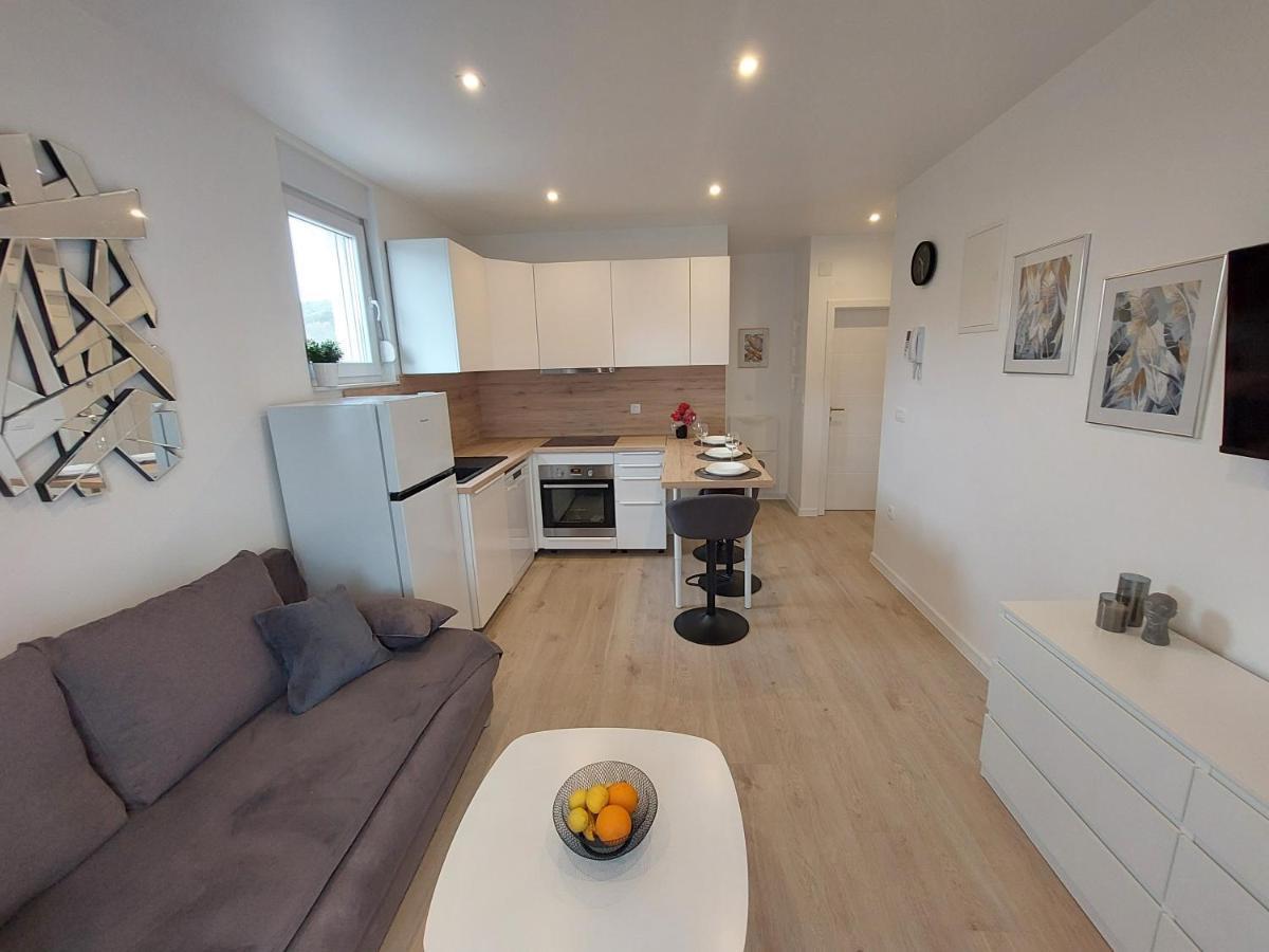 Amare Apartment